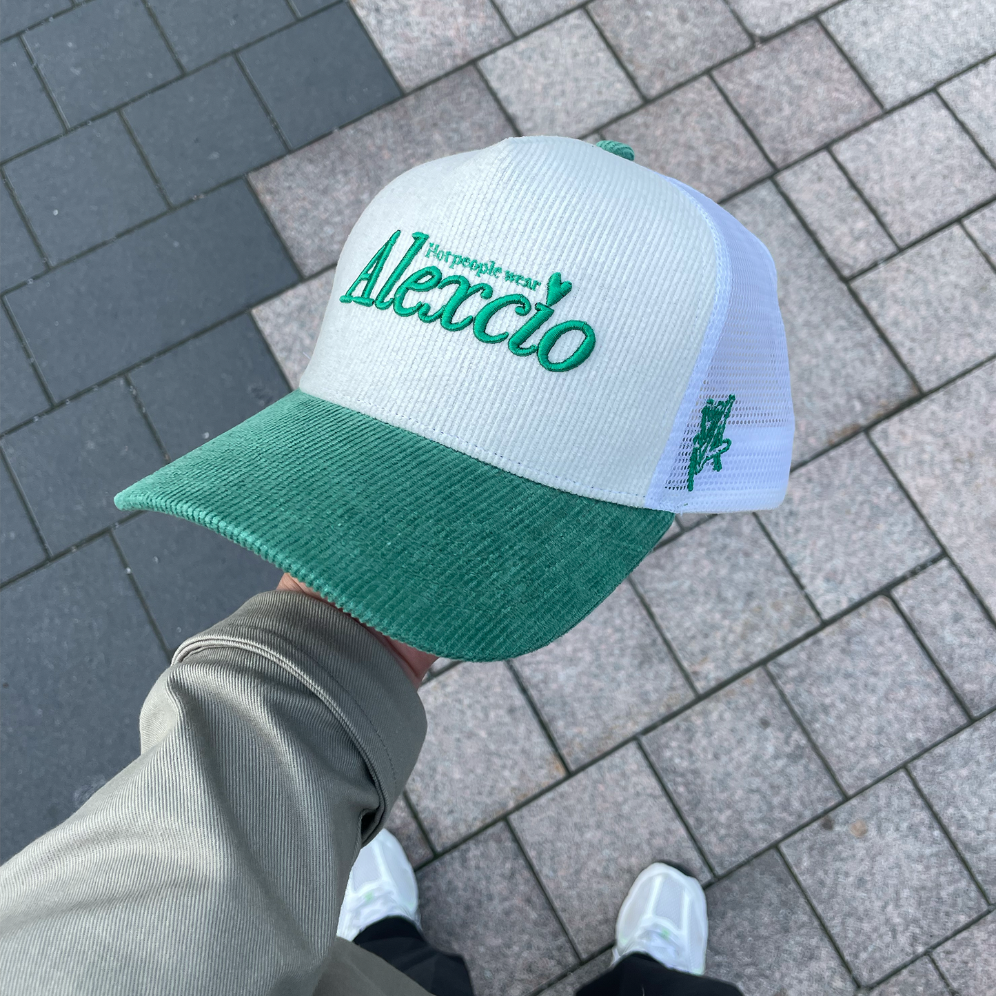 Hot people wear - manchester trucker white/green